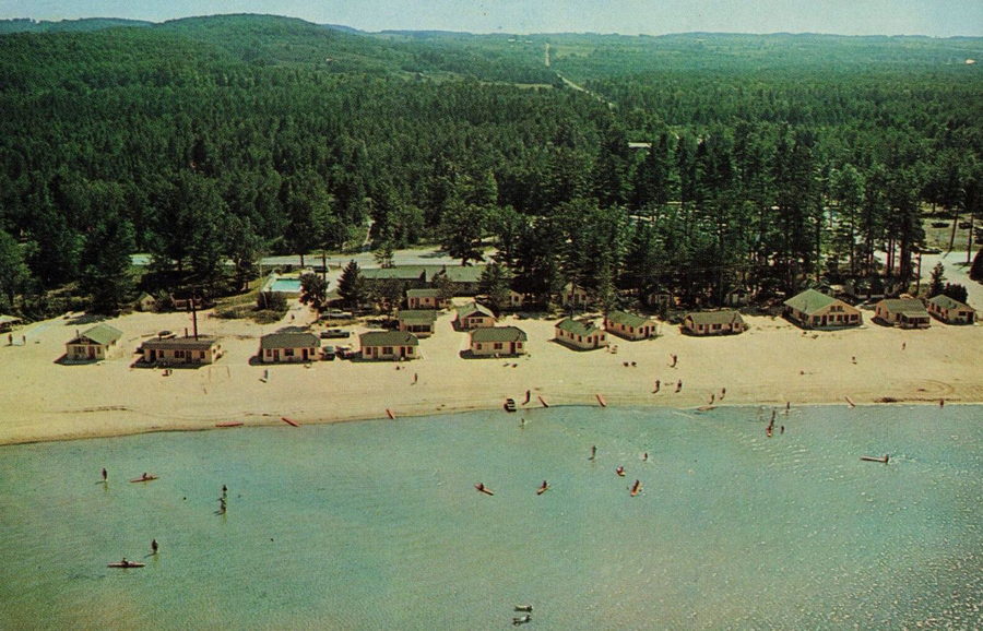 Bakers Acres Motel and Cottages (Waterfront Inn, Tamarack Lodge, Bakers Acres) - Vintage Motel (newer photo)